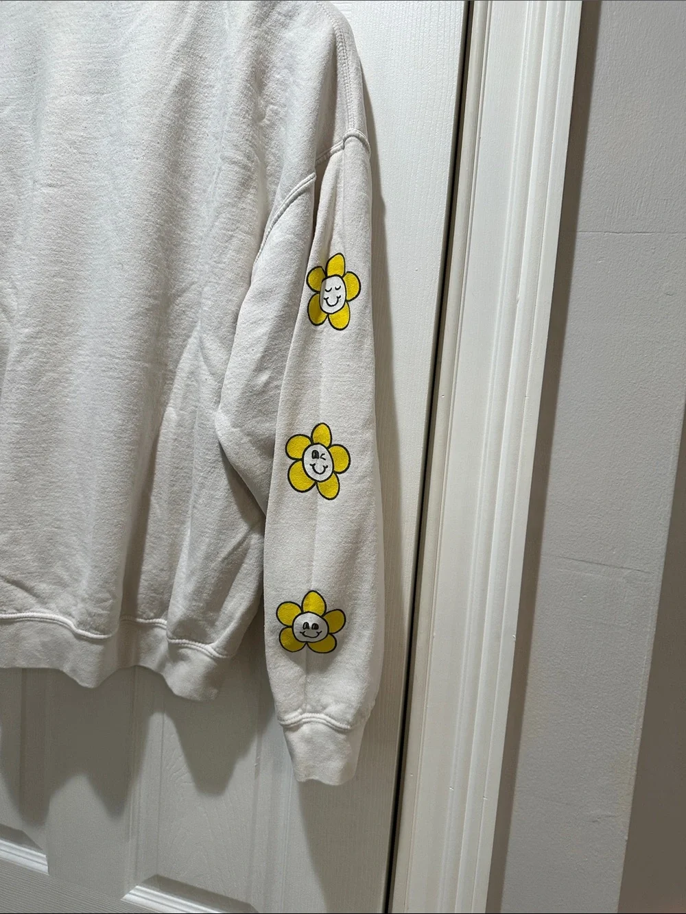 PacSun Cream Graphic Crewneck Sweatshirt with Yellow & Pink Accents